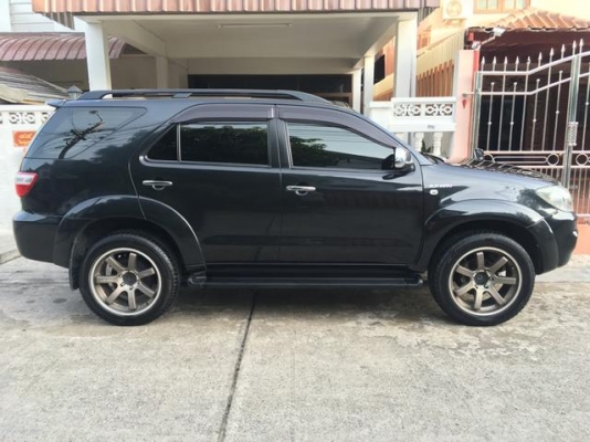 08 โตโยต้าฟอจูนเนอร์ 2.7 V สีดำท็อปสุด abs airbag