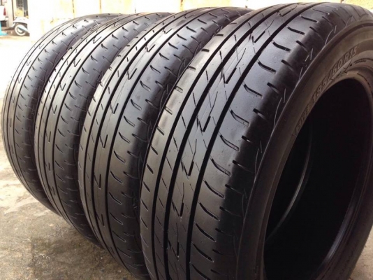 ยาง Bridgstone 185-60-15 ปี 15 ครบชุด 4 เส้น 3000 สภาพสวยๆไม่บวมไม่กินข้างดอกยางเหลือเยอะเอาไปวิ่งกันใด้อีกยาวค่ะ