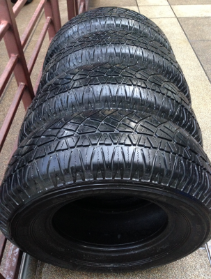 ยาง Michelin Latitude 255 70 15 กลางปี13 ดอกเต็ม ไม่มีปะ ใช้กันยาว ราคาไม่แพง