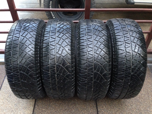 ยาง Michelin Latitude 255 70 15 กลางปี13 ดอกเต็ม ไม่มีปะ ใช้กันยาว ราคาไม่แพง