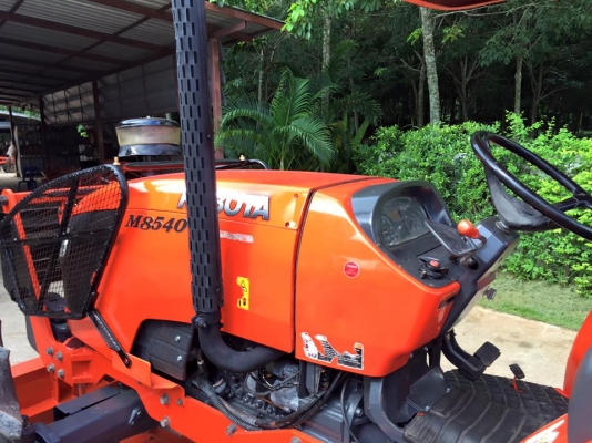 ขายรถไถ Kubota M8540 (4WD) พร้อมดันหน้า ผานบุกเบิกช้าง รถพร้อมใช้งานครับ