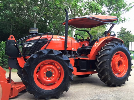ขายรถไถ Kubota M8540 (4WD) พร้อมดันหน้า ผานบุกเบิกช้าง รถพร้อมใช้งานครับ