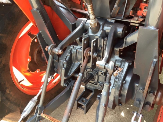 ขายรถไถKubota L3408 (4WD) พร้อมใบมีดหน้า และผานบุกเบิกช้าง รถพร้อมใช้งาน