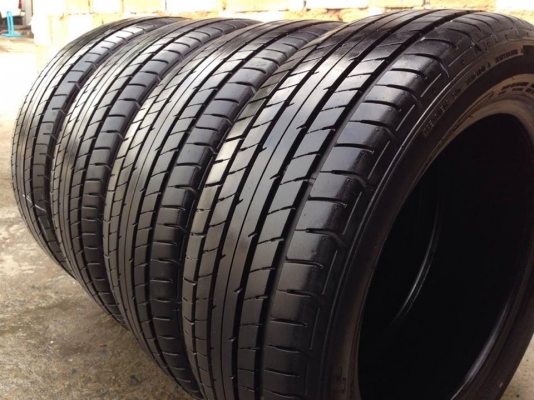 ยาง DUNLOP 185-55-15 ปี 15 ครบชุด 4 เส้น 3500 สภาพสวยๆไม่มีปะไม่บวมไม่กินข้างดอกยางเหลือเยอะเอาไปวิ่งกันใด้อีกยาวค่ะ