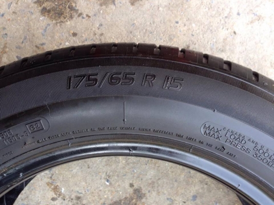 ยาง MICHELIN 175-65-15 ปี 15 ครบชุด 4 เส้น 3000 สภาพสวยๆดอกยางนิ่มๆไม่บวมไม่กินข้างเอาไปวิ่งกันยาวๆค่ะ