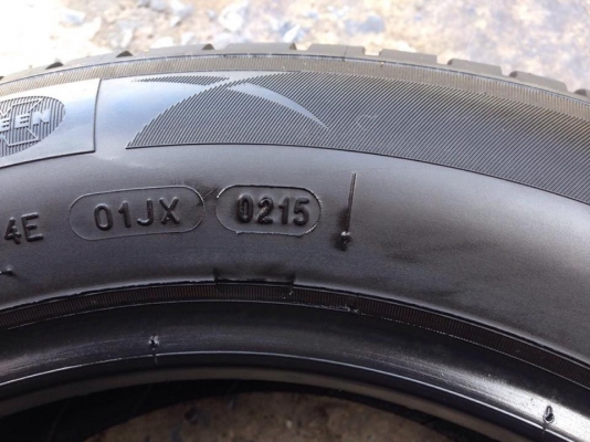 ยาง MICHELIN 175-65-15 ปี 15 ครบชุด 4 เส้น 3000 สภาพสวยๆดอกยางนิ่มๆไม่บวมไม่กินข้างเอาไปวิ่งกันยาวๆค่ะ
