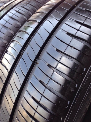 ยาง MICHELIN 175-65-15 ปี 15 ครบชุด 4 เส้น 3000 สภาพสวยๆดอกยางนิ่มๆไม่บวมไม่กินข้างเอาไปวิ่งกันยาวๆค่ะ