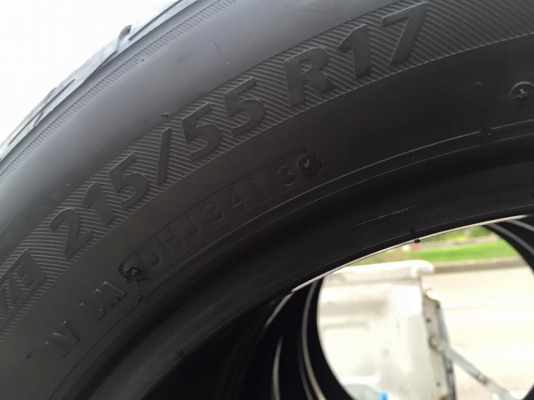 ขายยาง BRIDGESTONE ECOPIA EP200 215-55-17 ปี13 ดอกเต็ม ไม่มีปะ ไม่มีตำหนิ ชุดละ 4,800 บาท