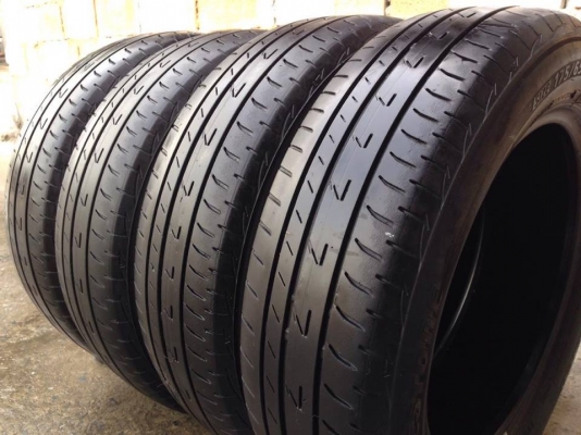 ยาง Bridgstone 175-65-15 ปี 15 ครบชุด 4 เส้น 3000 สภาพสวยๆไม่มีปะไม่บวมไม่กินข้างดอกยางเหลือเยอะเอาไปวิ่งกันใด้อีกยาวค่ะ