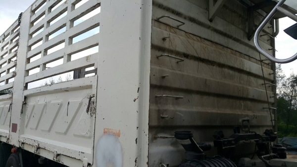 ขายด่วนสิบล้อเพลาเดียวกะบะสามมิตร ยาว6.20 สูง2.20 เมกก้า220 แรง FL1J NPA เดิมๆบางๆ  ยางดี คัสซีสวยทั้งเส้น .