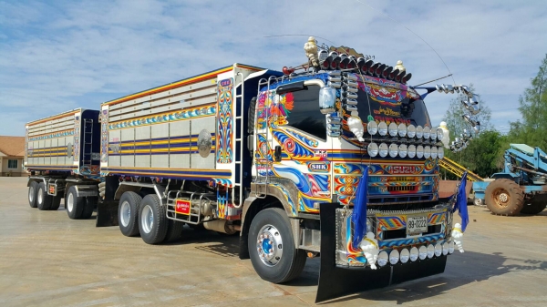 ขายด่วนสิบล้อเพลาเดียวกะบะสามมิตร ยาว6.20 สูง2.20 เมกก้า220 แรง FL1J NPA เดิมๆบางๆ  ยางดี คัสซีสวยทั้งเส้น .