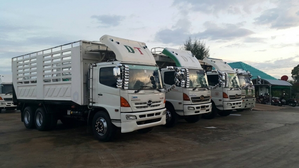 ขายด่วนสิบล้อเพลาเดียวกะบะสามมิตร ยาว6.20 สูง2.20 เมกก้า220 แรง FL1J NPA เดิมๆบางๆ  ยางดี คัสซีสวยทั้งเส้น .