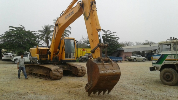 ขายด่วนรถแบคโฮHYUNDAI.220..95..รถทำงานได้4พ้นกั่วชั่วโมง ขายด่วนรถแบคโฮHYUNDAI.220..95..รถทำงานได้4พ้นกั่วชั่วโมง