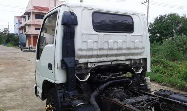 ISUZU NPR 130 แรง หัว - แชชซี ยาว 5 เมตร รถห้างแท้ ปี 51