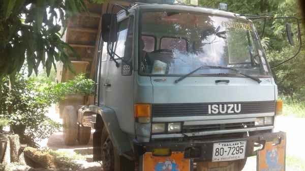 ขาย 6 ล้อดั้ม ISUZU ROCKY เครื่อง 6BD1 165 แรงม้า เฟืองท้ายใหญ่ คัสซีสวย พวงมาลัยพาวเวอร์ ทะเบียนพร้อม