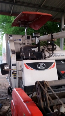 ขายรถเกี่ยว Kubota DC-70