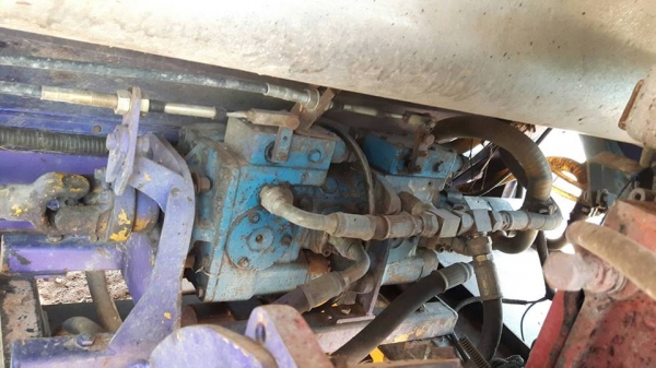 ขายรถเกี่ยวข้าว ช้างน้อยเจ้าพลัง อุ้ม1.5ตัน เครื่องHINO WO6D ช่วงล่าง10สภาพสวยเดิม อุ้มสวยเดิม พร้อมลงงาน ช่วงล่างเต็ม