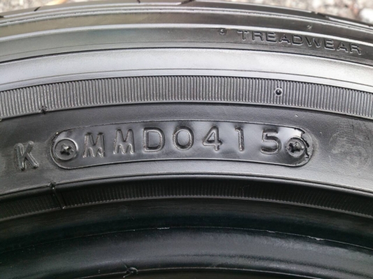 ขายยาง NITTO 205/55R16 MADE IN JAPAN ยางส้ปดาห์ที่04 ปี15 ดอกยางเต็มหนาสดเท่ากันไม่ร้าวไม่แตกลาย สวยๆ จำนวน 1 ชุด