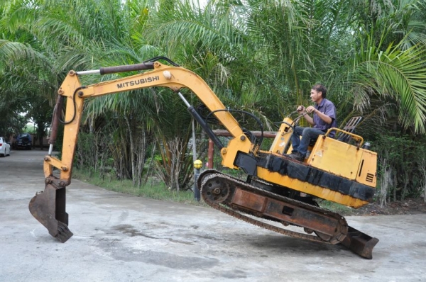 ลดกระหน่ำ!!ขายแบคโฮ MITSUBISHI MS30 เท่าPC30 เดิมจากญี่ปุ่น ทำงานสมบูรณ์ทุกระบบ รับรองไม่ผิดหวัง 139,000 เท่านั้น!!