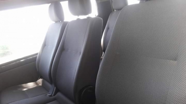 TOYOTA HIACE 2L ดีเซล