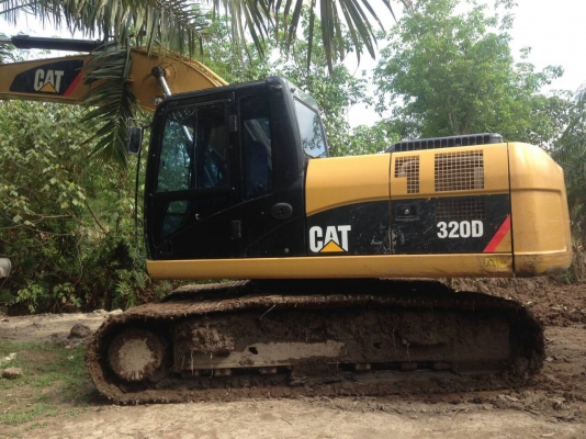 ขายรถแบคโฮ CAT 320 D JAPAN ไมล์ 3513 ชม.ราคา 2450000