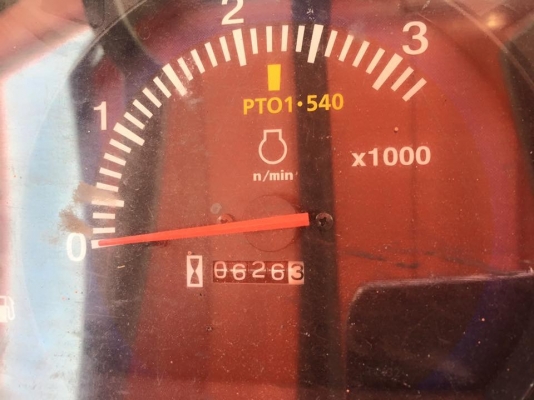 ขายรถไถคูโบต้า L4708Sp ใช้งาน 600 ชม. ขายพร้อมชุดอุปกรณ์ใบมีดดันดินหน้าและโลเตอร์รีตราช้าง รถสวย พร้อมใช้งานค่ะ ราคา 450,000 บาท สนใจโทร 081-9136451 หรือ ขอดูรูปได้ทาง line:bow6451 ค่ะ