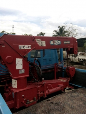 ขาย 4 ล้อกลาง ISUZU  ติดเครน UNIC  2 ตัน