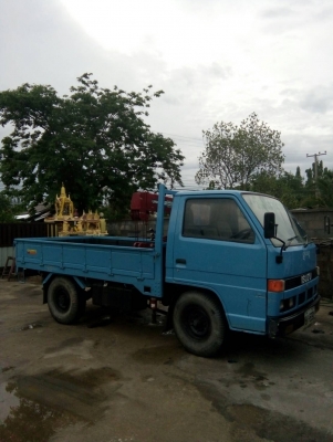 ขาย 4 ล้อกลาง ISUZU  ติดเครน UNIC  2 ตัน