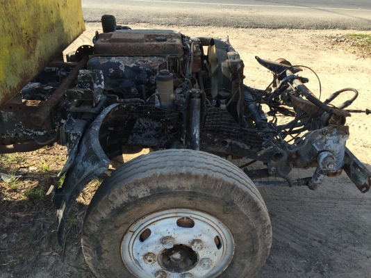 ขายซาก..6ล้อมีท้ายลาด135แรงFORD..ไม่มีเล่ม เดิมรถประมูลขายซากแบบไม่มีเล่ม Fหน้าFหลัง