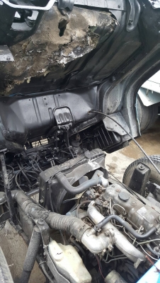 ขาย 4 ล้อกลาง ISUZU ติดเครน UNIC  2  ตัน