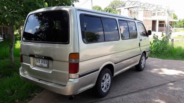 TOYOTA HIACE 2.5 2L ดีเซล