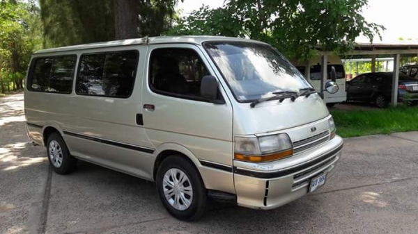 TOYOTA HIACE 2.5 2L ดีเซล
