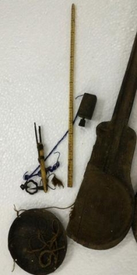 ตาชั่งโบราณ อายุ150ปี สภาพหัก ใช้ชั่งยาฝิ่นในสมัยโบราณ ด้ามงาแท้ เนื้อพิเศษๆ