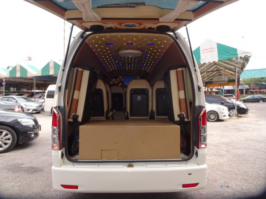 TOYOTA COMMUTER 2.7VVTI MT ปี 2010 TOYOTA COMMUTER 2.7VVTI MT ปี 2010