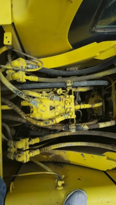 KOMATSU PC200 รุ่น 6 (เจ้าของขายเอง) KOMATSU PC200 รุ่น 6 (เจ้าของขายเอง)