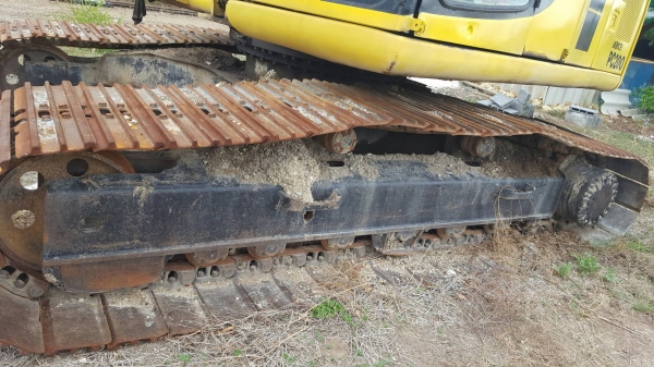 KOMATSU PC200 รุ่น 6 (เจ้าของขายเอง) KOMATSU PC200 รุ่น 6 (เจ้าของขายเอง)