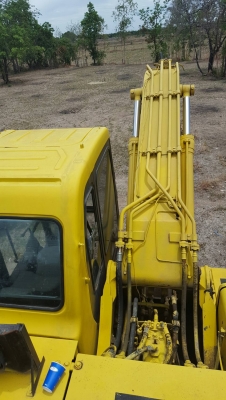 KOMATSU PC200 รุ่น 6 (เจ้าของขายเอง) KOMATSU PC200 รุ่น 6 (เจ้าของขายเอง)