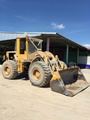 รถตักล้อยางCAT950 สวยๆ