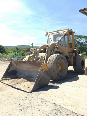 รถตักล้อยางCAT950 สวยๆ