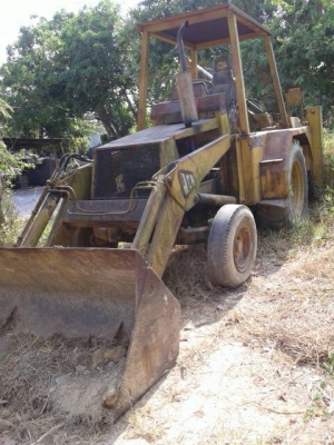 รถตักหน้า-ขุดหลังJCB   รถร้านวัสดุใช้งานน้อย  พร้อมใช้งาน..