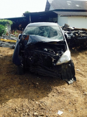 ซาก INNOVA เครื่อง 2700 ออโต้ ถอดเเยกขายอะไหลทุกอย่างทั้งคันสอบถามได้มีหลายรุ่นเก๋งเเละกระบะ