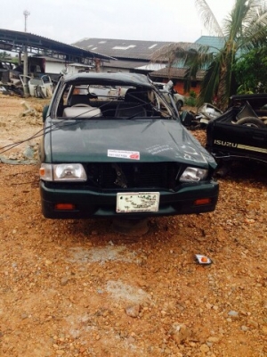 ซากอีซูซุ มังกรเครื่อง 2500 ถอดเเยกขายเป็นอะไหลทุกอย่างทั้งคันมีหลายรุ่นเก๋งเเละกระบะเเยกขายทุกคัน