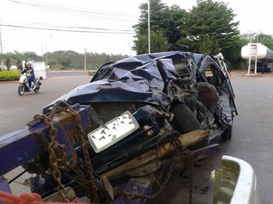 ซากฟรอด เครื่อง2900 ถอดขายทั้งคันสนใจสอบถามมีหลายรุ่นเก๋งเเละกระบะเเยกขายทุกคัน