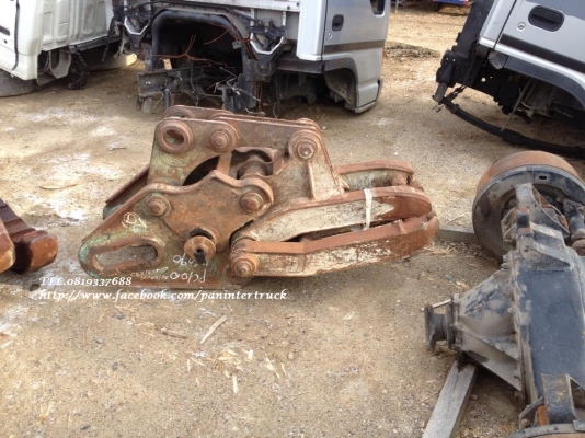 FROM JAPANตัวคีบปากหนีบไม้ อุปกรณ์รองรับสำหรับรถขุดไซค์ 60,65,70,75,100  /สวมบูทสลัก 60 มิล/ ราคาเพียง 19,500 บาท สนใจติดต่อ 0819337688