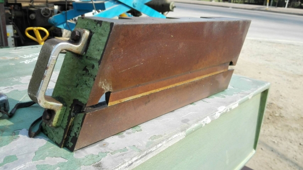 Sell> ขายเครื่องขัดหน้าไม้ MIYAGAWA JAPAN มีด 12" โต๊ะยาว 90 cm. ไฟ 380V. มีมีดให้ 2 ชุด โต้ะสวยมีดคมสภาพสดมาเทสได้เลย!!