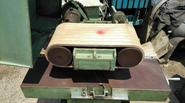 Sell> ขายเครื่องขัดหน้าไม้ MIYAGAWA JAPAN มีด 12" โต๊ะยาว 90 cm. ไฟ 380V. มีมีดให้ 2 ชุด โต้ะสวยมีดคมสภาพสดมาเทสได้เลย!!