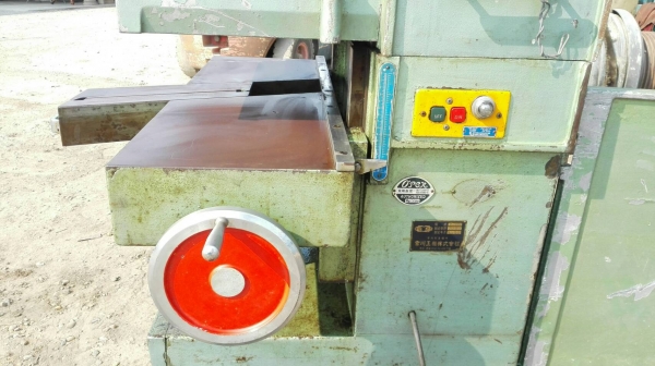 Sell> ขายเครื่องขัดหน้าไม้ MIYAGAWA JAPAN มีด 12" โต๊ะยาว 90 cm. ไฟ 380V. มีมีดให้ 2 ชุด โต้ะสวยมีดคมสภาพสดมาเทสได้เลย!!