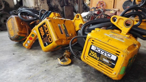 ** เหลือ 1 ตัว **รอกโซ่ไฟฟ้า KITO 250 kg. โซ่ยาว 6-12 เมตร ระบบไฟตรงแท้ 380Vสภาพสวยสดใหม่มาดูมาเทสก่อนได้ครับ!!
