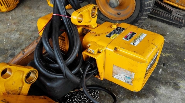 ** เหลือ 1 ตัว **รอกโซ่ไฟฟ้า KITO 250 kg. โซ่ยาว 6-12 เมตร ระบบไฟตรงแท้ 380Vสภาพสวยสดใหม่มาดูมาเทสก่อนได้ครับ!!