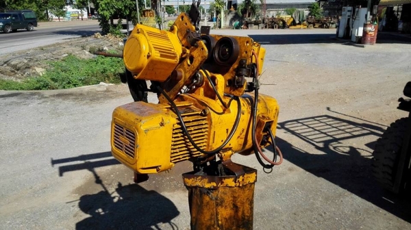 ** SOLD ** รอกโซ่ไฟฟ้า KITO 3 Ton พร้อมตัวเดินราง โซ่ยาว 12 เมตร บอดี้ใหญ่ไซด์พิเศษ ระบบไฟตรงแท้ 380V สดเบิกห้างมาดูมาเทสได้ครับ!!